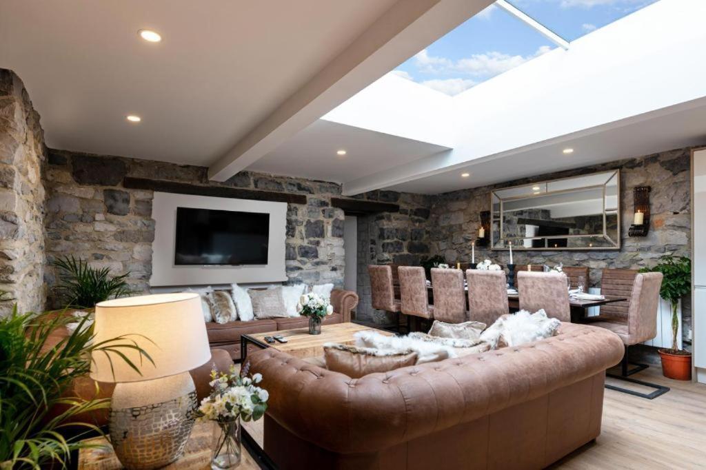 Luxury Cottage - City Center - Large Garden With Hot Tub -7 Bedrooms-4 Bathrooms Galway Exteriér fotografie